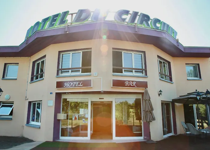 Cit\'Hotel Du Circuit